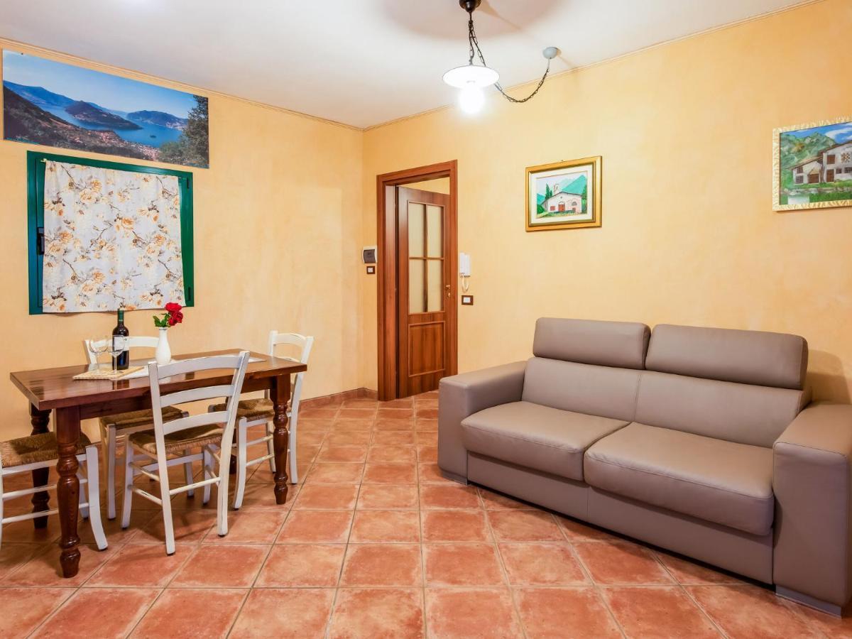 Beautiful Chalet With Swimming Pool In Lombardy Villa Marone Dış mekan fotoğraf