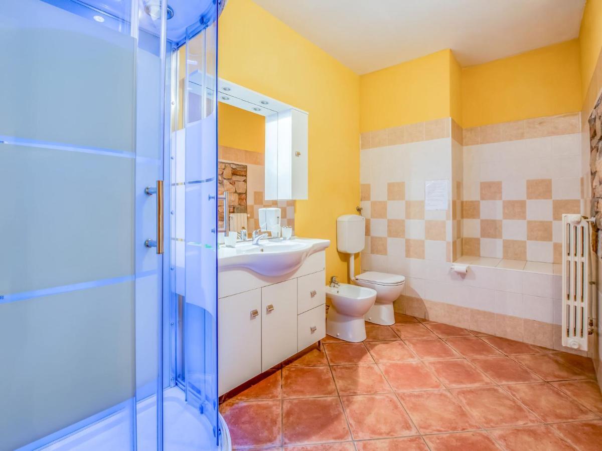 Beautiful Chalet With Swimming Pool In Lombardy Villa Marone Dış mekan fotoğraf